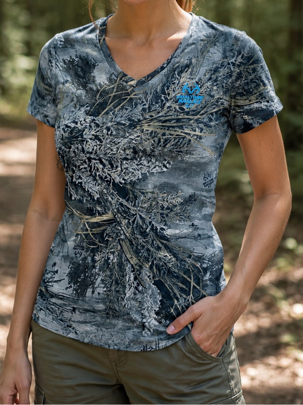 Sz L Youth (medium ladies) Realtree Women's Grey Camo Tee